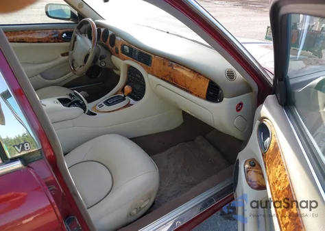 2000 Jaguar Xj8 Vanden Plas from USA, damaged, VIN SAJDA24C4YLF13846